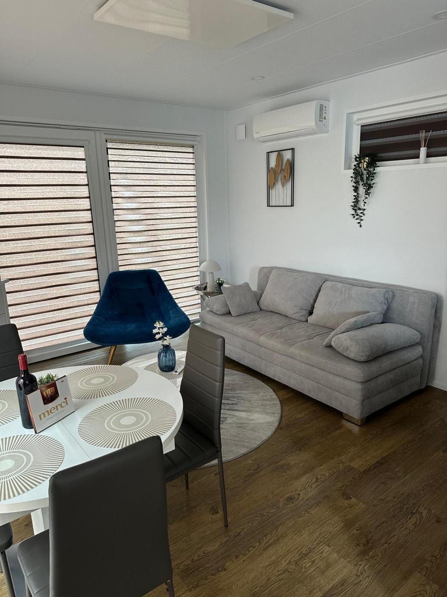 Ferienhaus Am Seepark -J&K 고흐 외부 사진